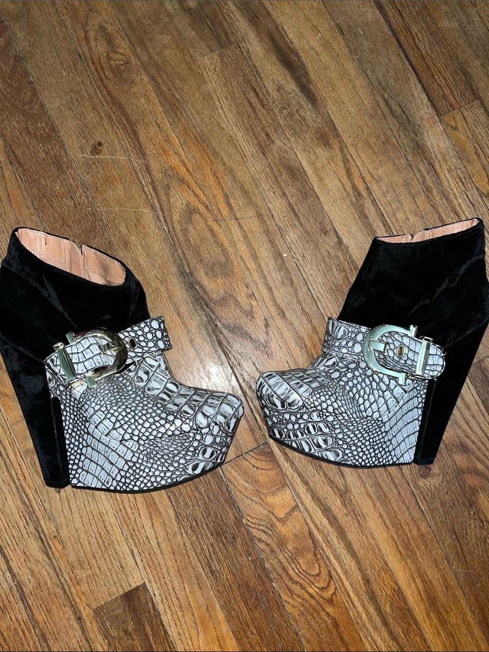RARE 2010s early Christian Siriano velvet and snake print platform ankle boots - Picture 4 of 11